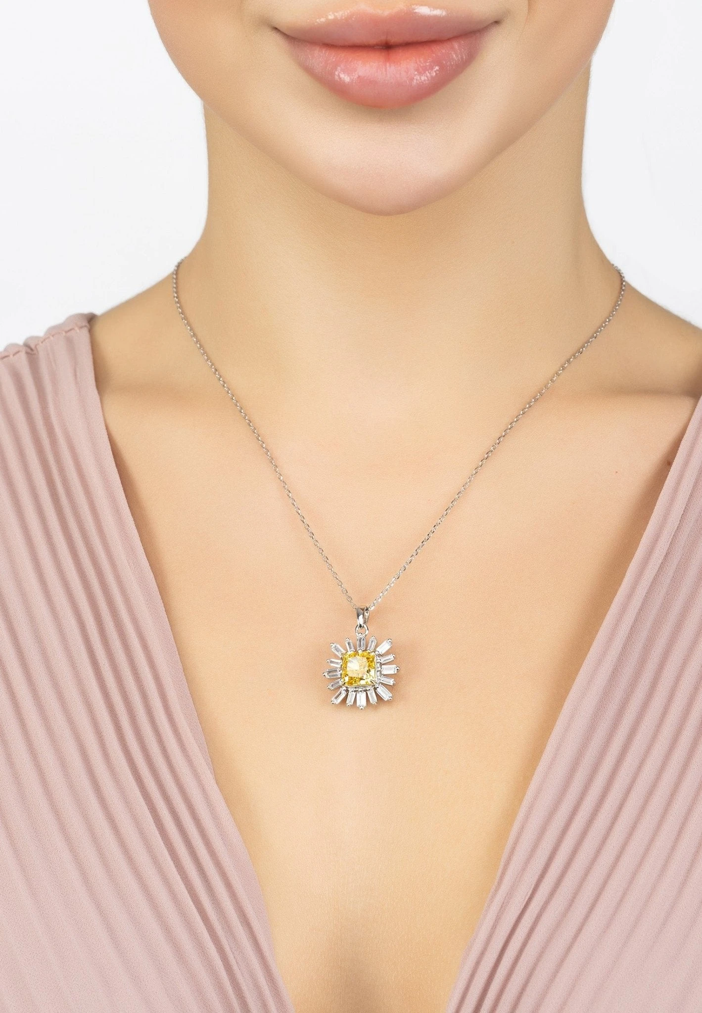 Latelita Daisy Flower Pendant Necklace Silver Citrine 2 Latelita Daisy Flower Pendant Necklace Silver Citrine - Image 2