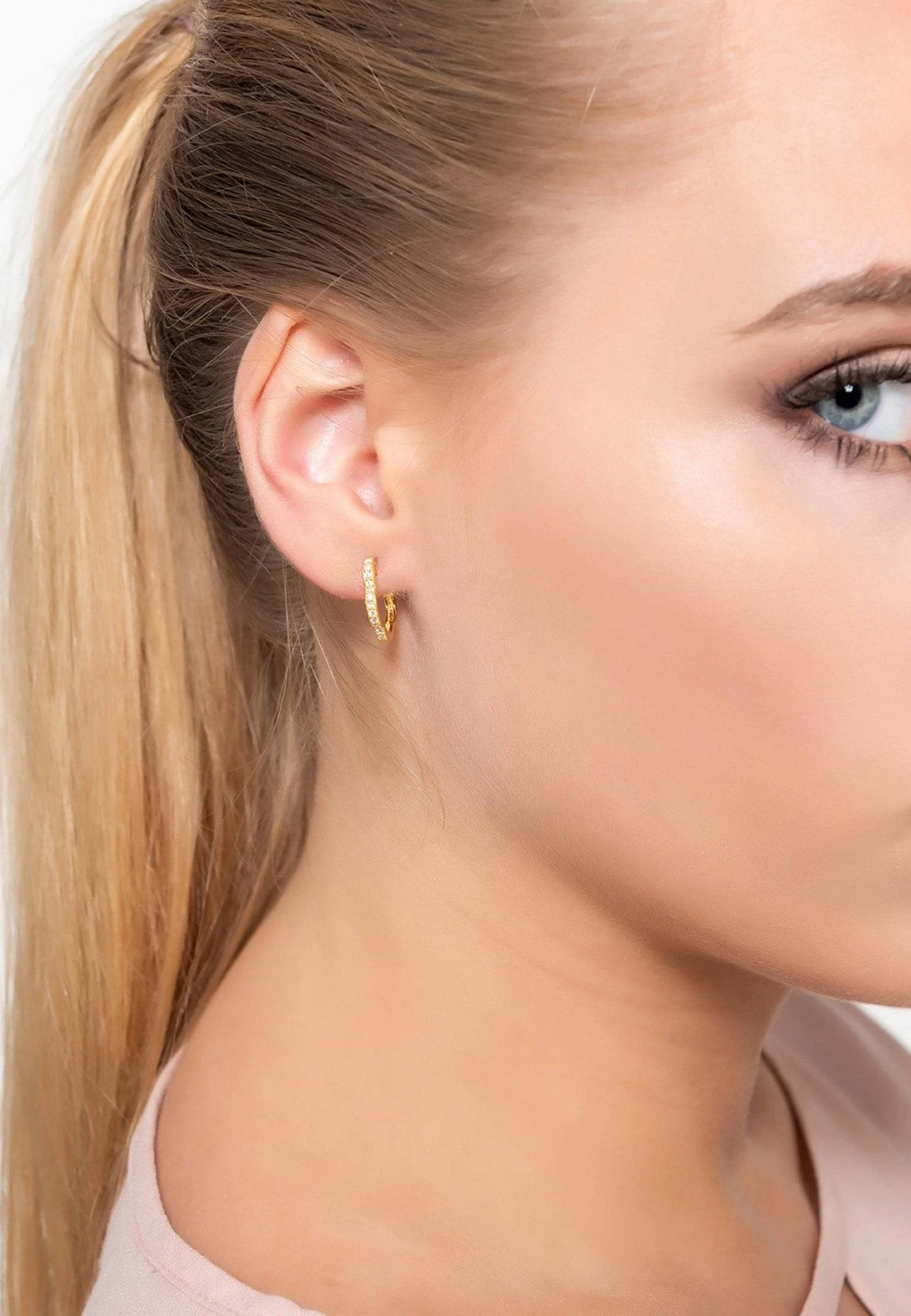 Latelita Diamond Flower Clover Huggie Hoop Earrings Gold 2 Latelita Diamond Flower Clover Huggie Hoop Earrings Gold - Image 2